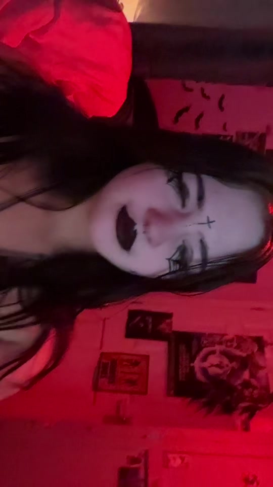 @Zoe🦇🧿
