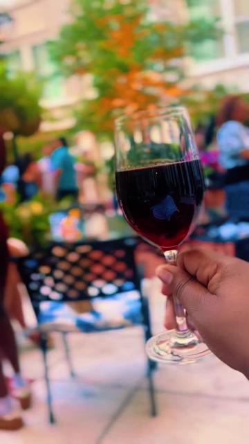 @nola_wineaux