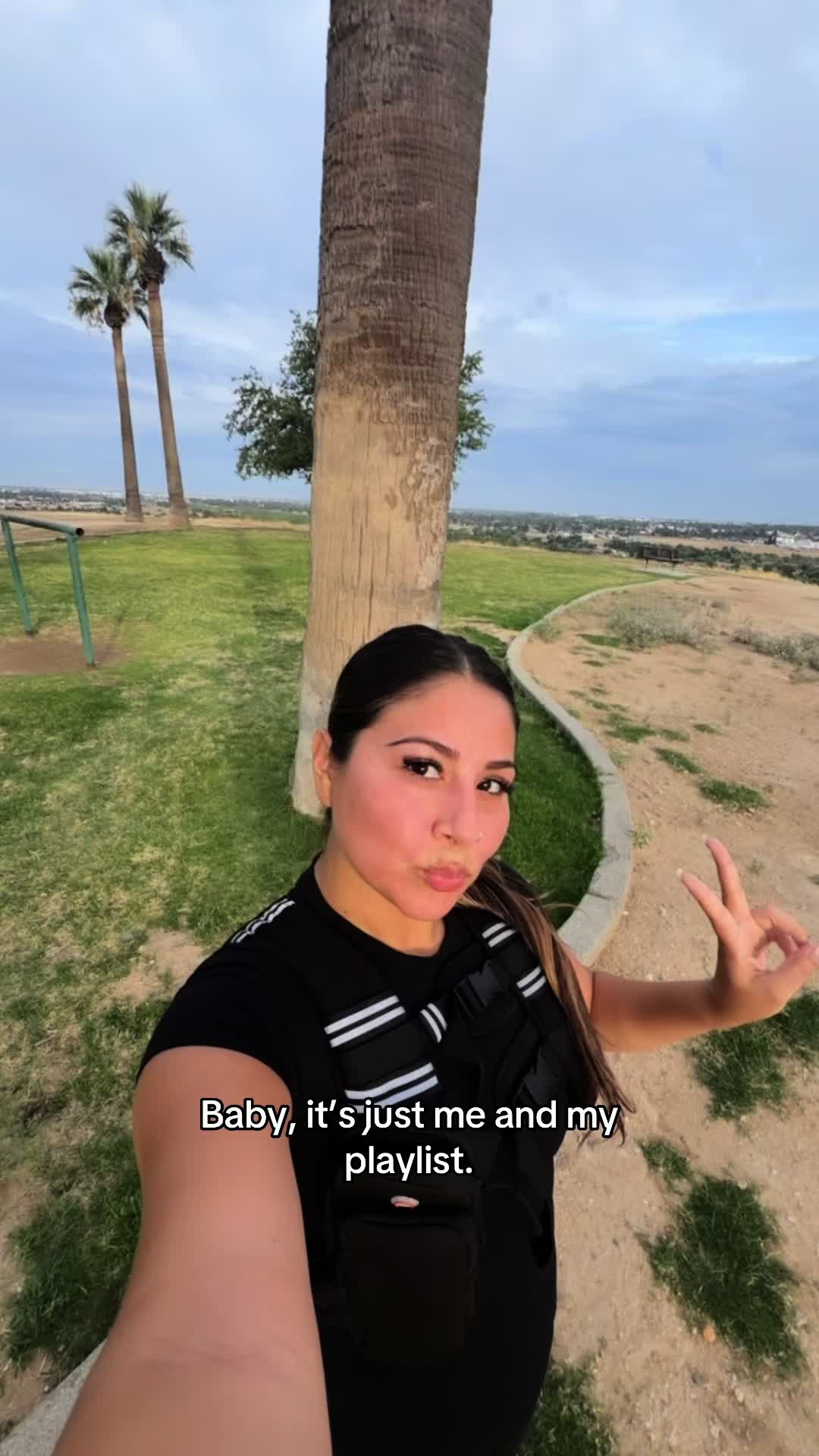 @L E S L Y