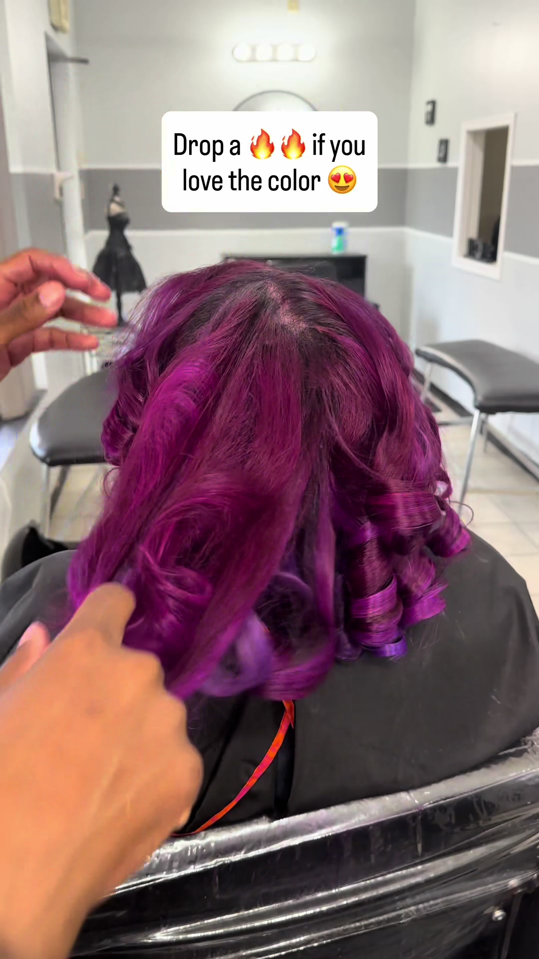 @Strawberricurls | Hairstylist