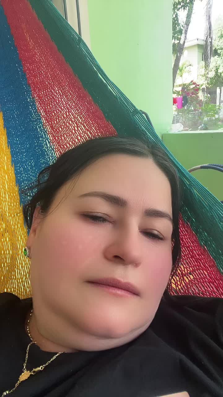 @Lorenavela25