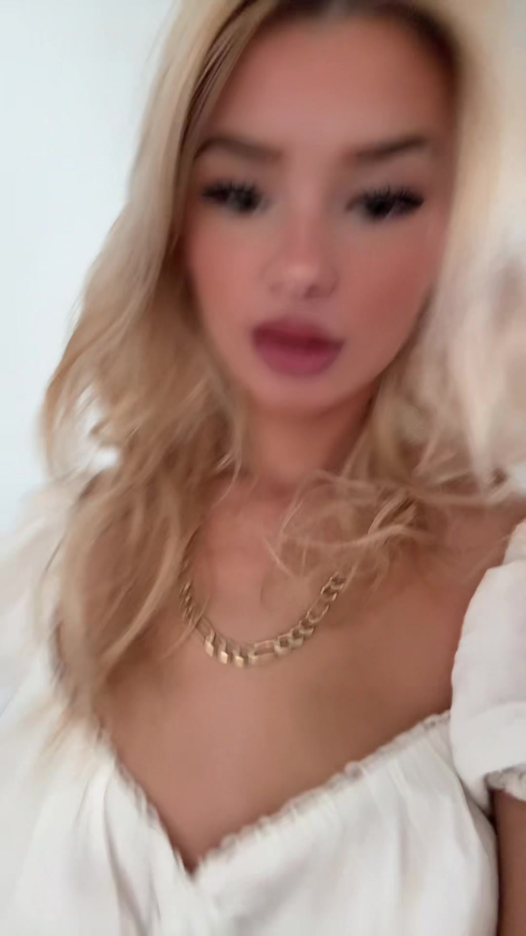 @Elliequigley