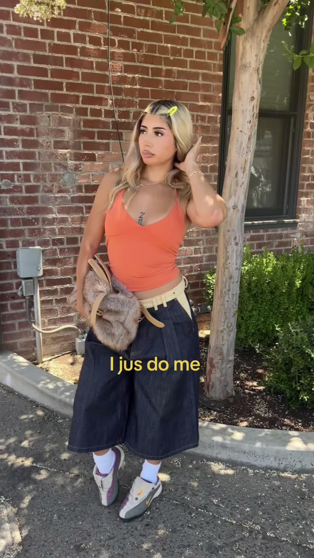 @&copy;️