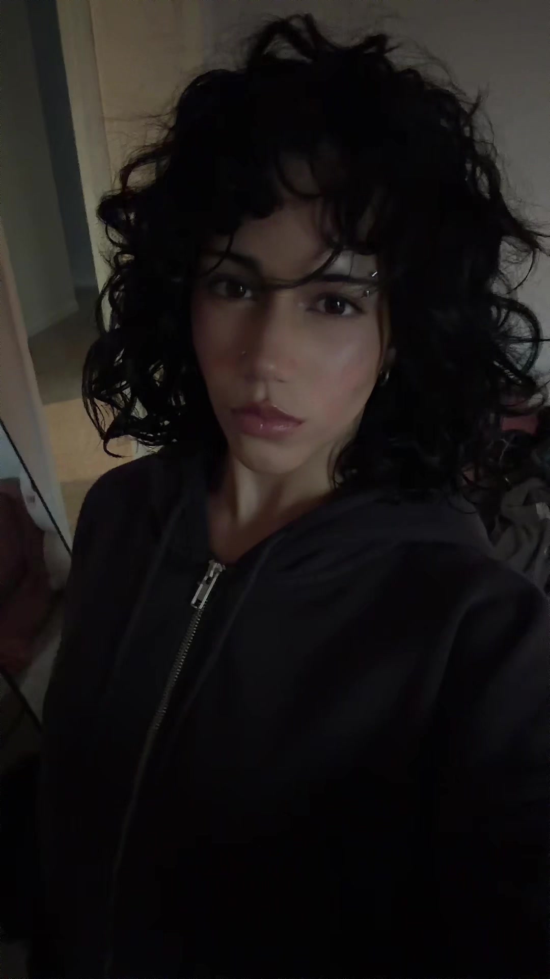 @:3