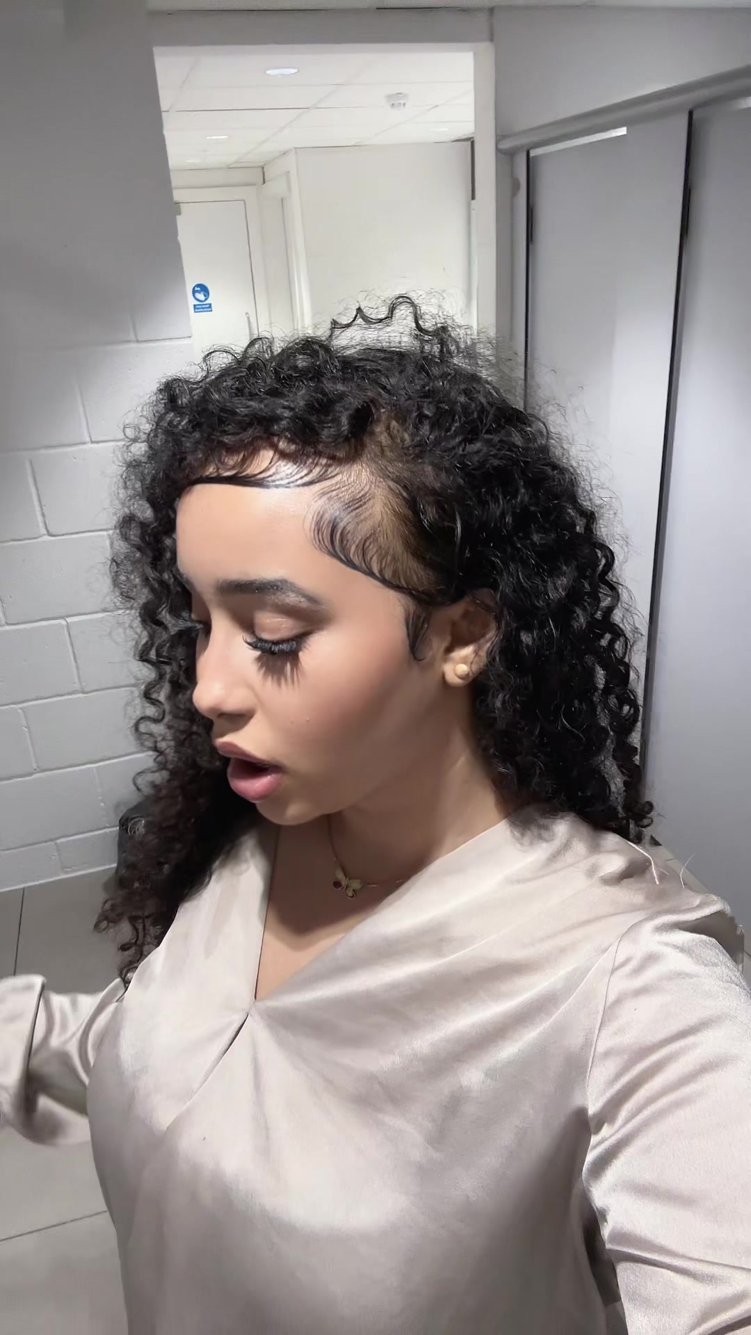 @!
