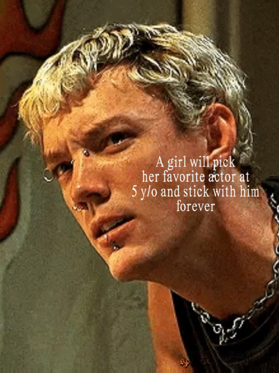 @Mickie ☆°•