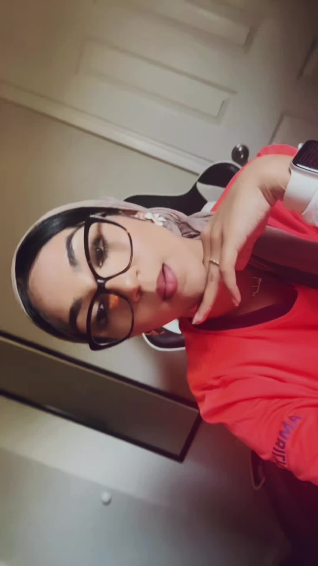 @️