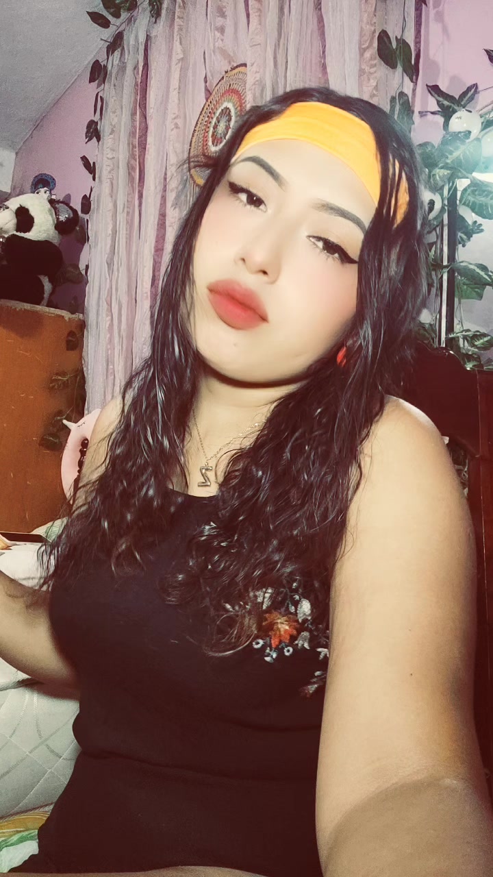 @𝓩𝓾𝓻𝔂 🍓✨