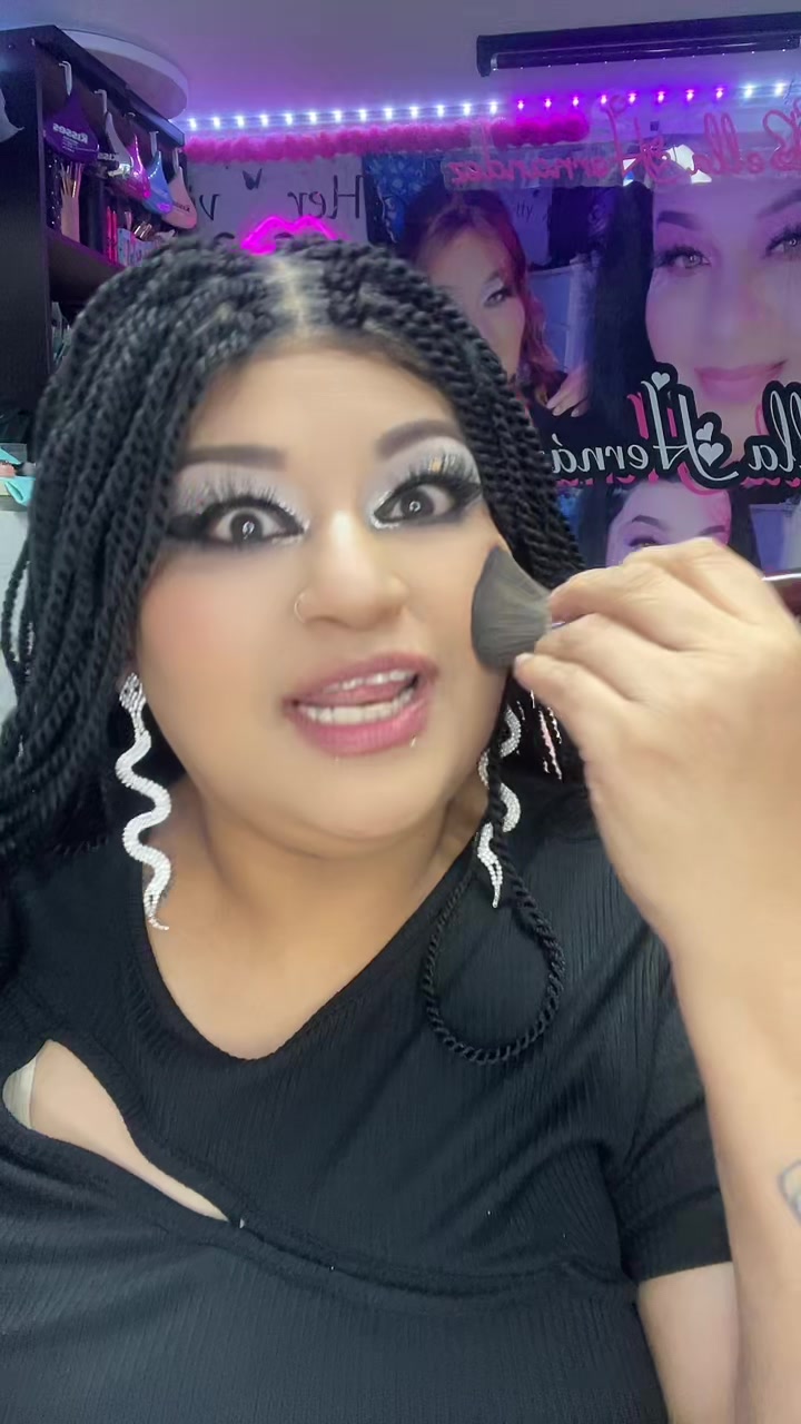 @BELLA HERNANDEZ