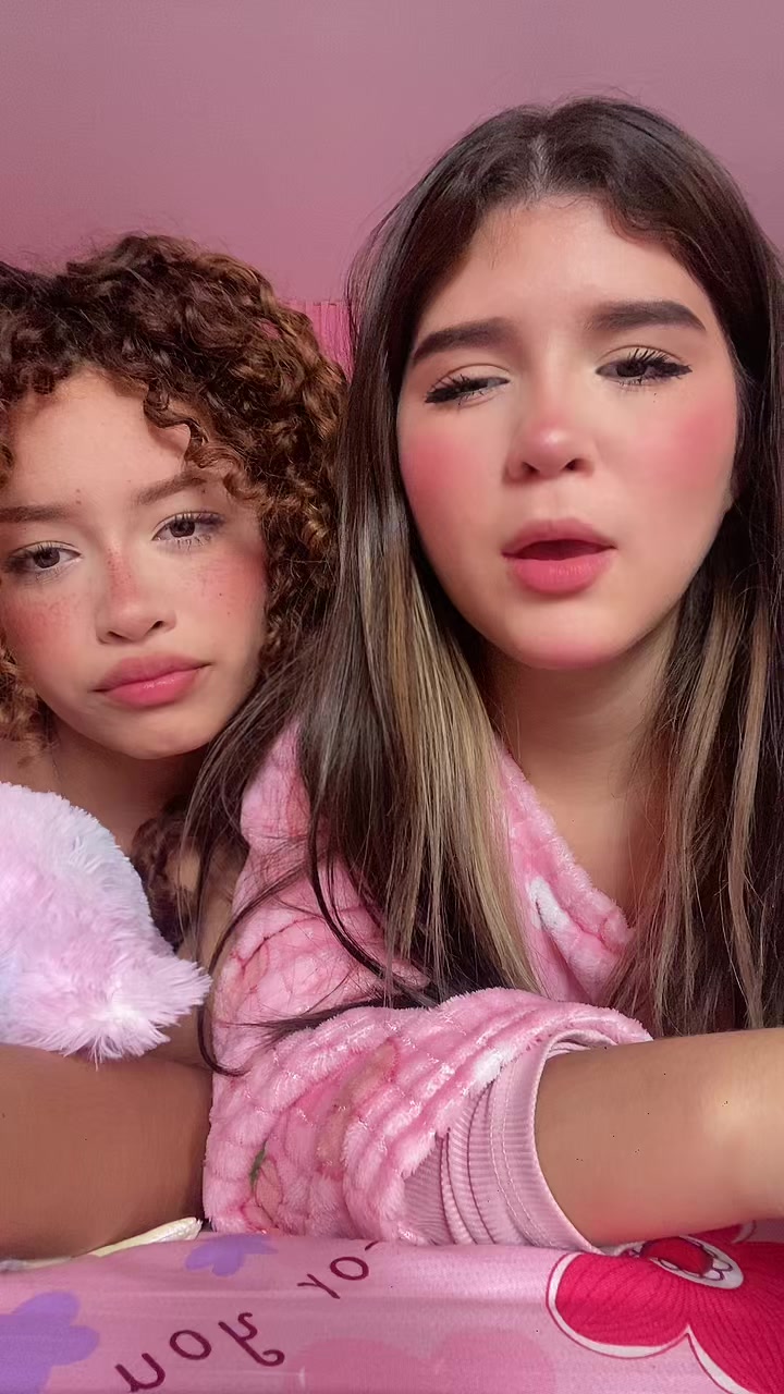 @hi.szrena