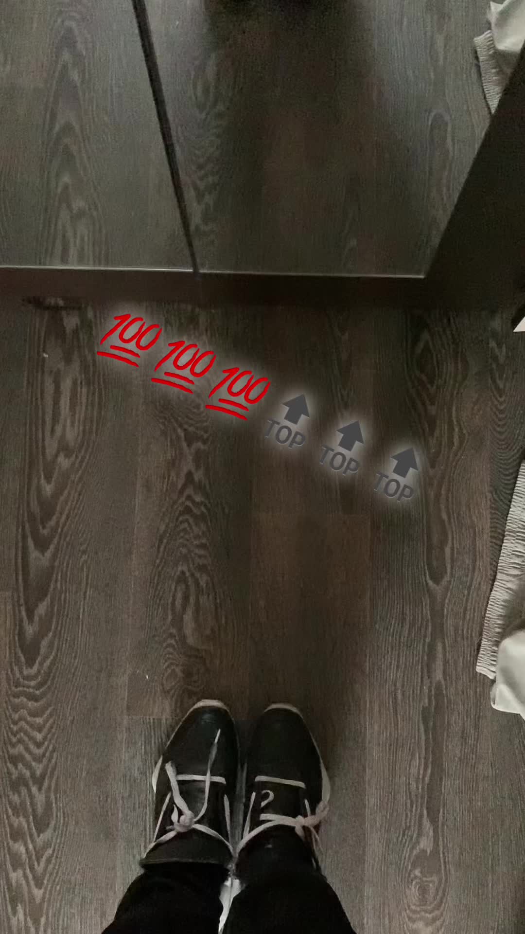 @￴￴