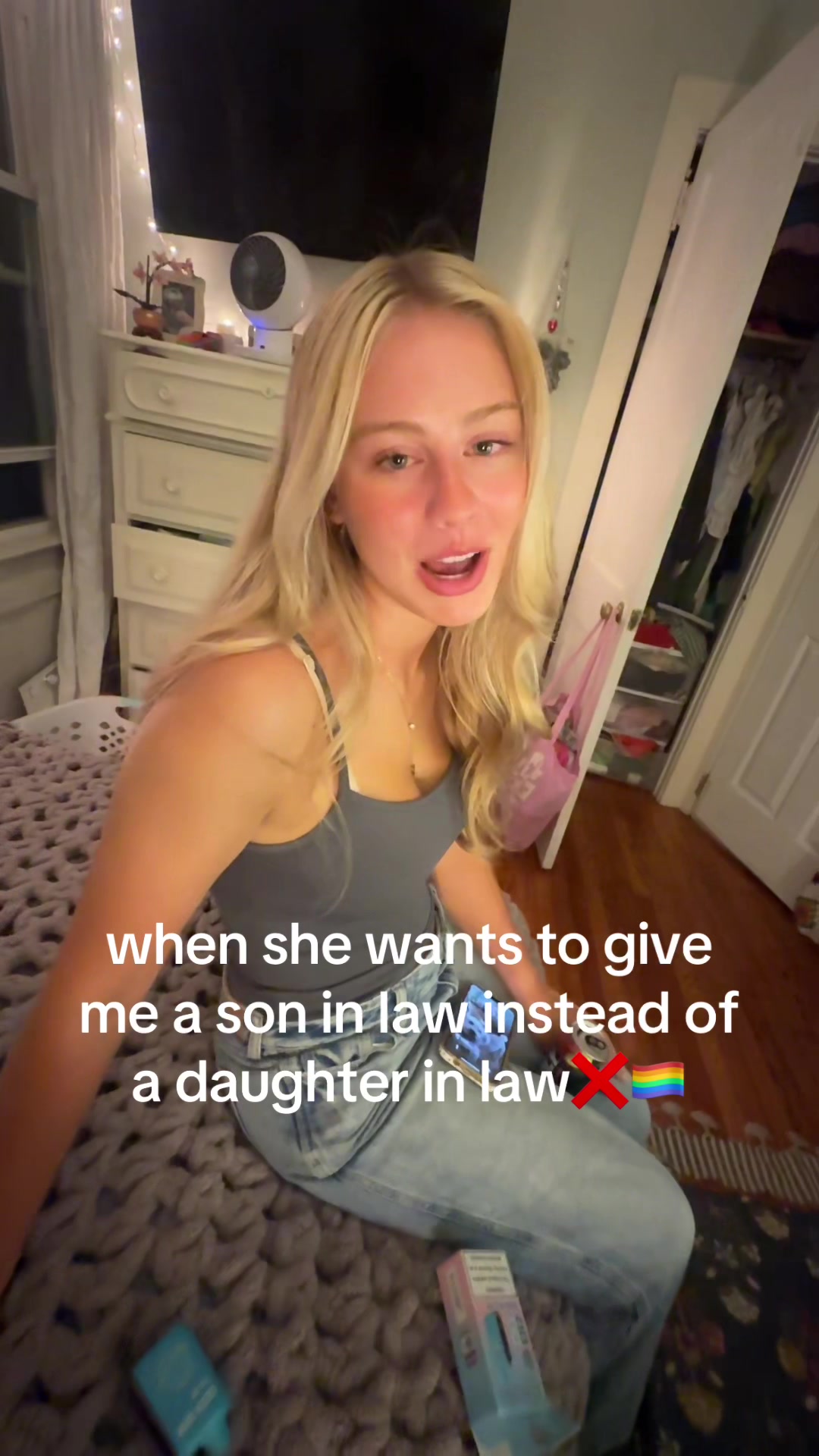 @chloe