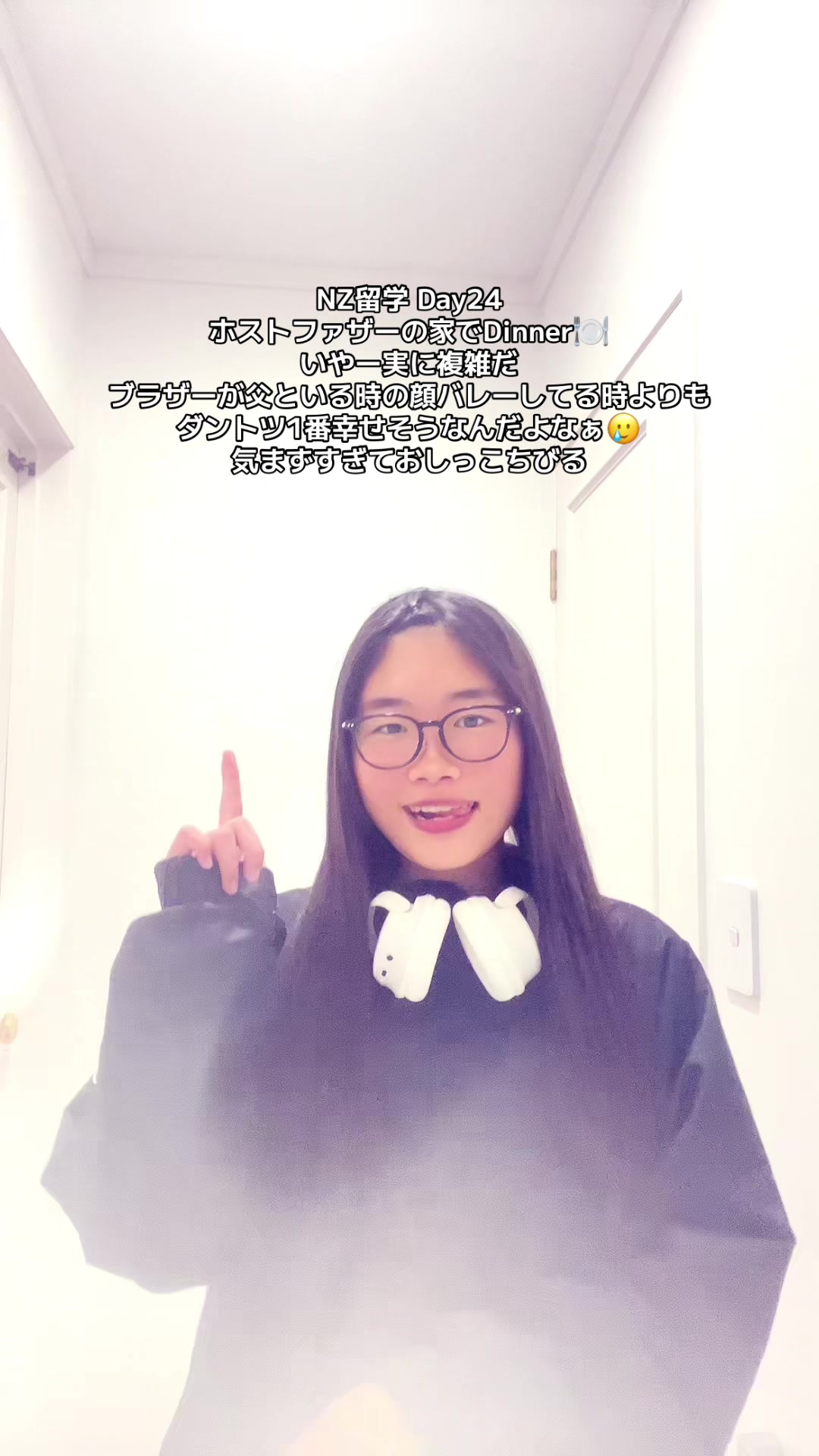 @コニ
