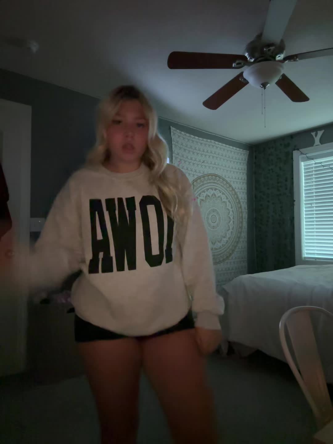 @??