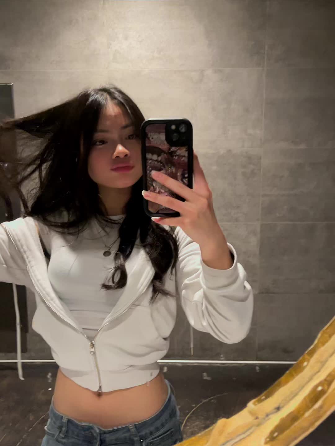 @Z.