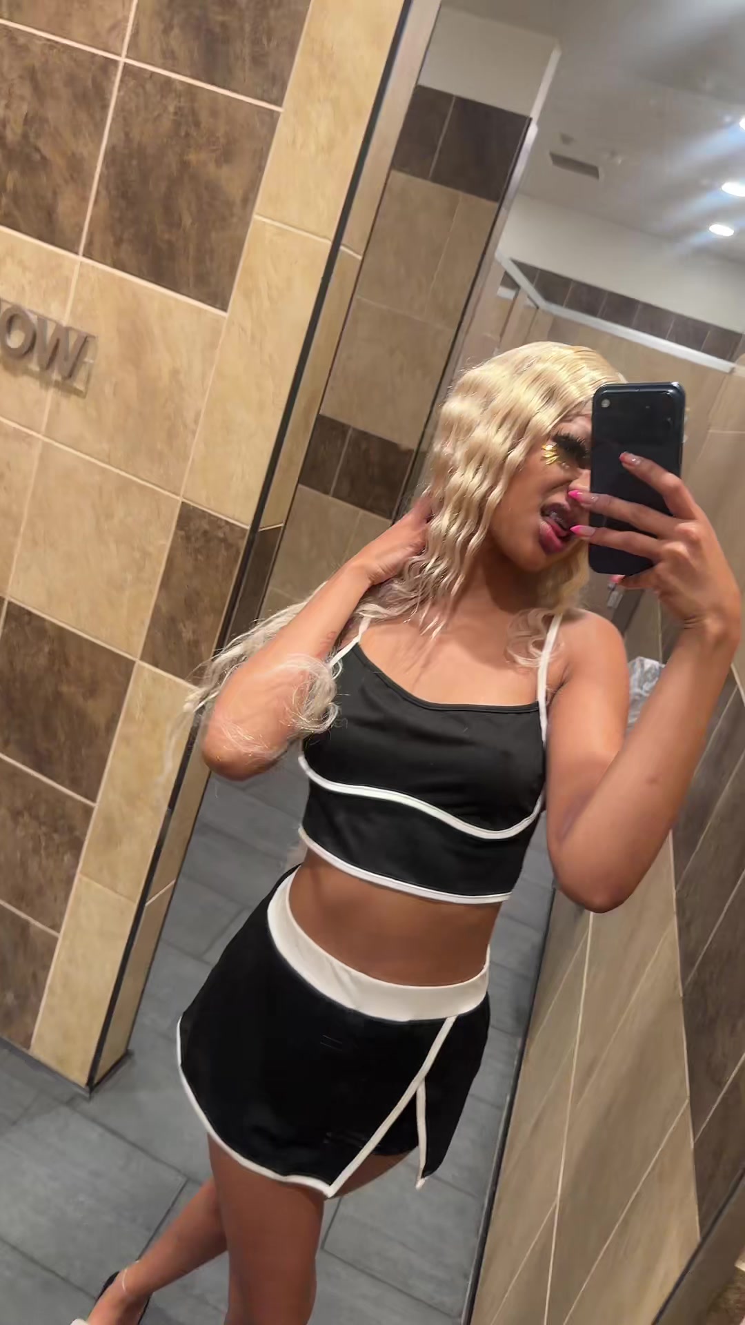 @Farahheartss