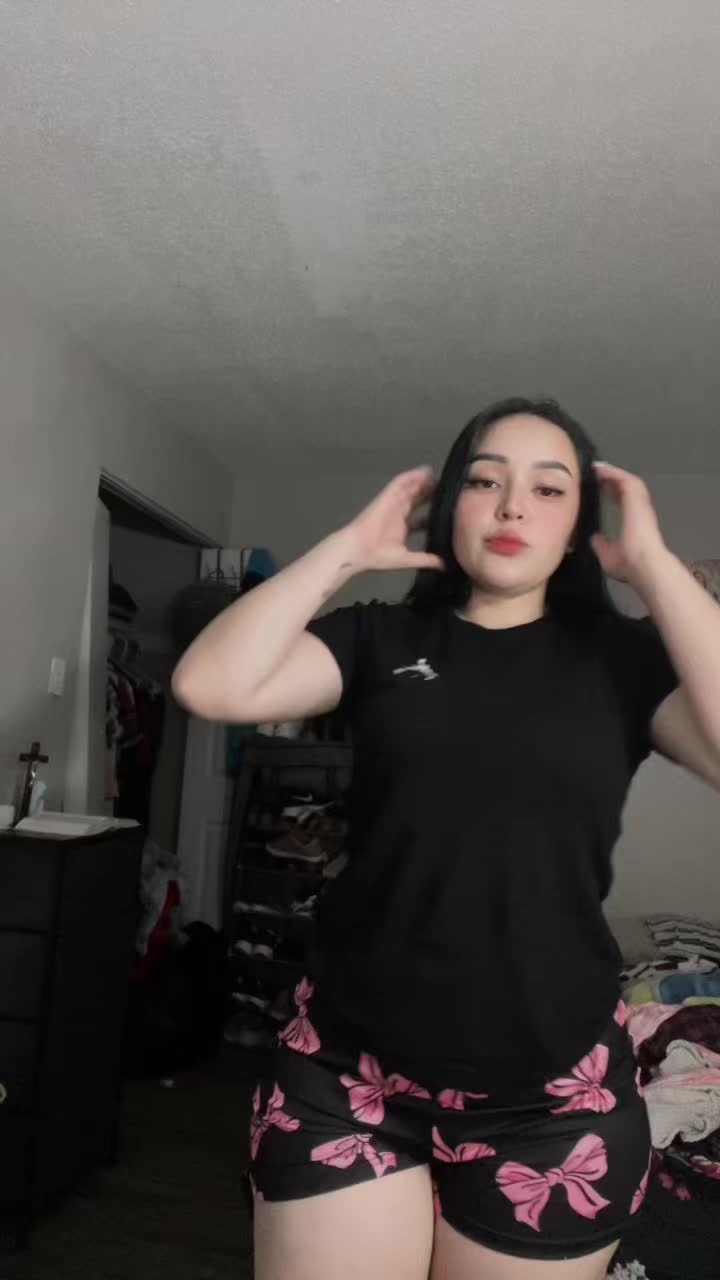 @Dani ᥫ᭡