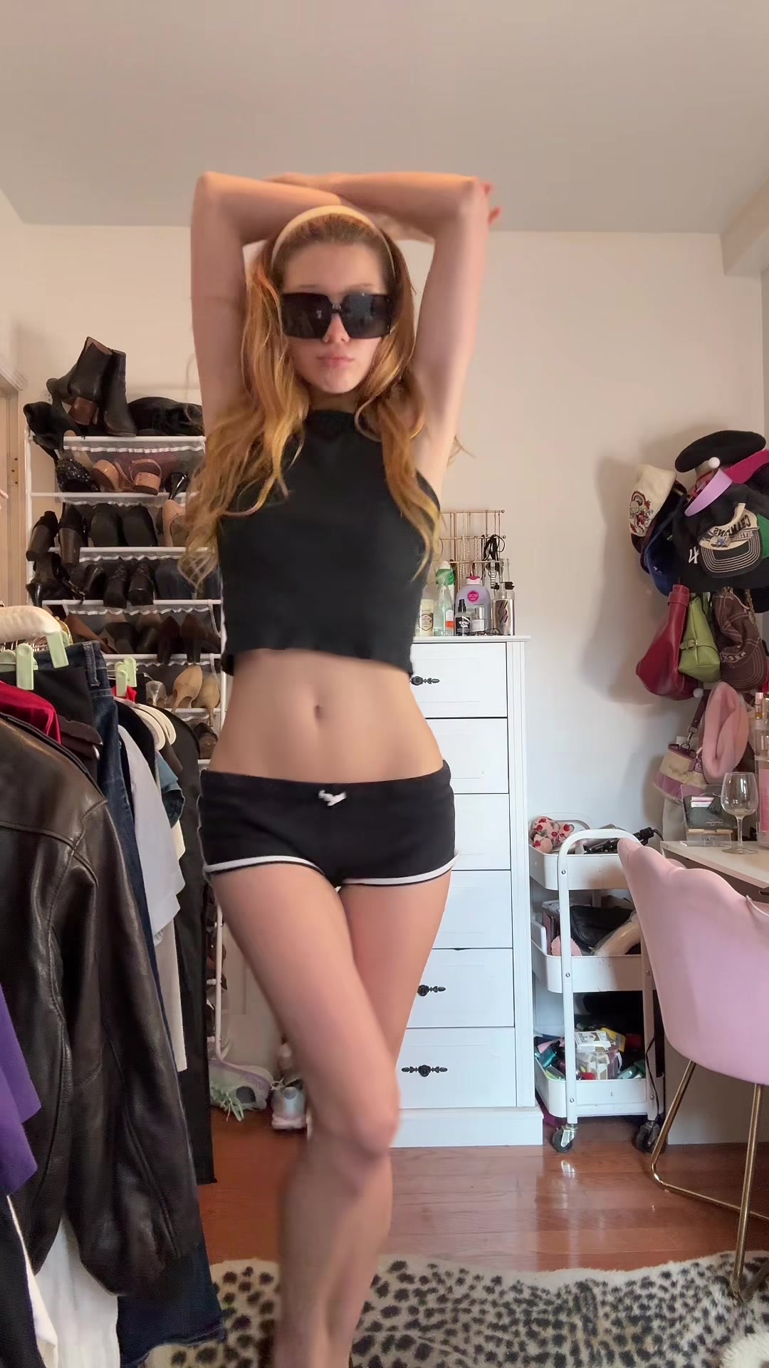 @🐰
