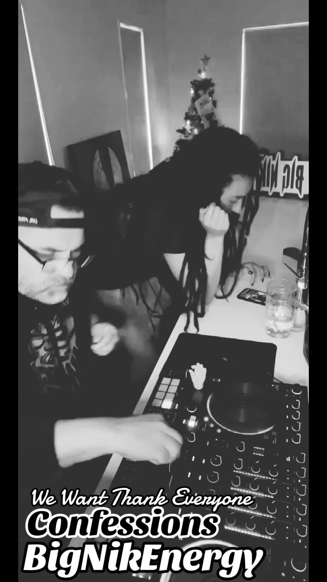 @🎧🖤DJBigNikEnergy🖤🎬🦚🌿