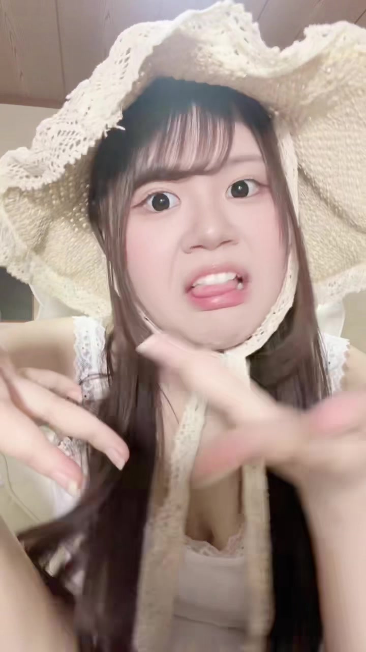 @すずきゆりあ