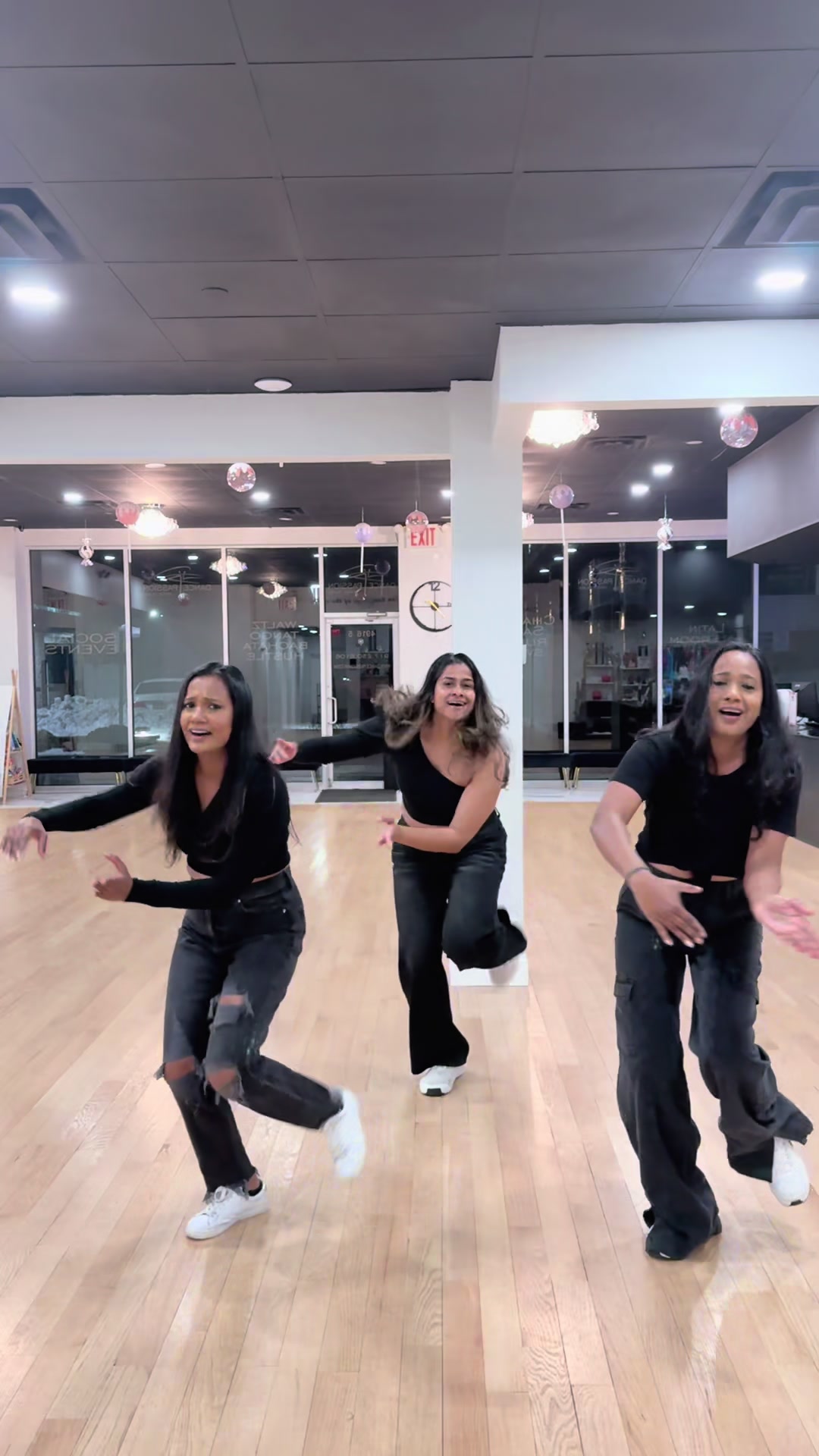 @Team love dance 💃🏻❤️