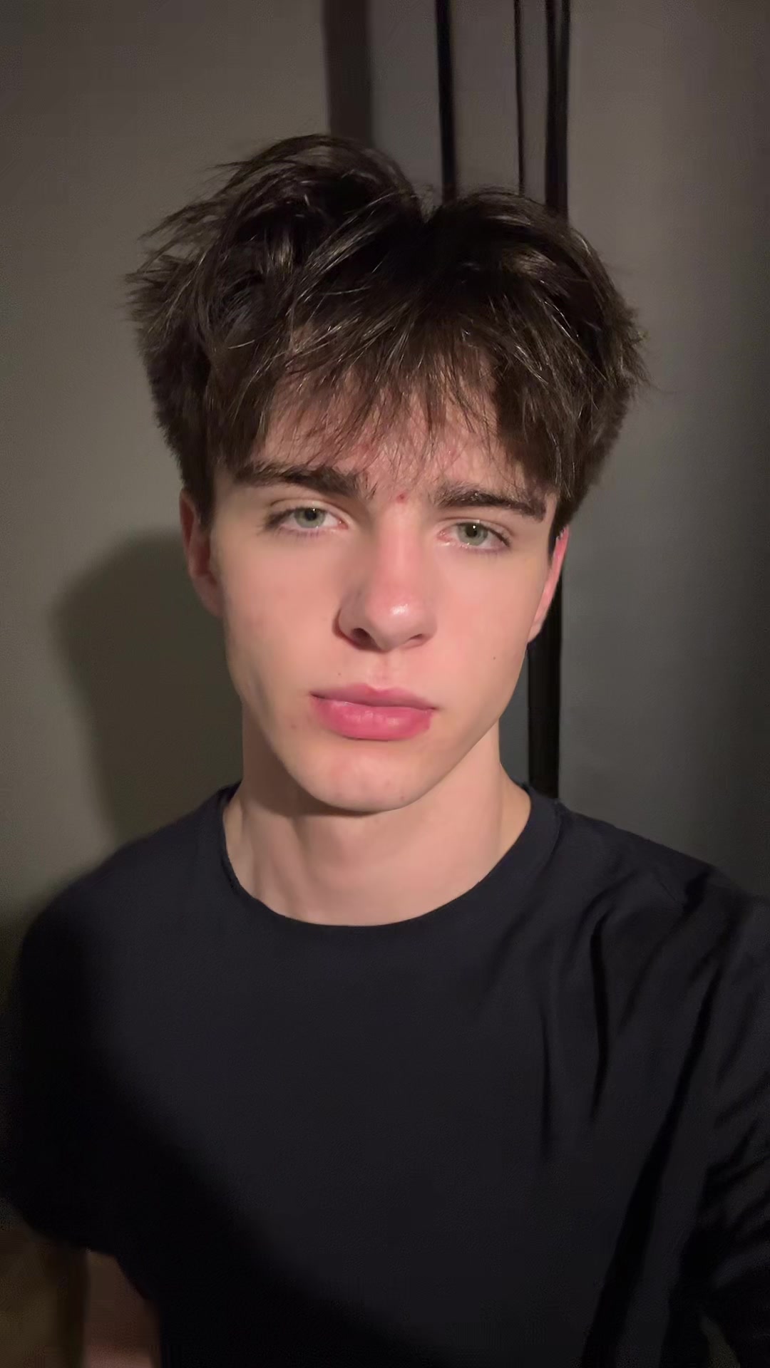 @️