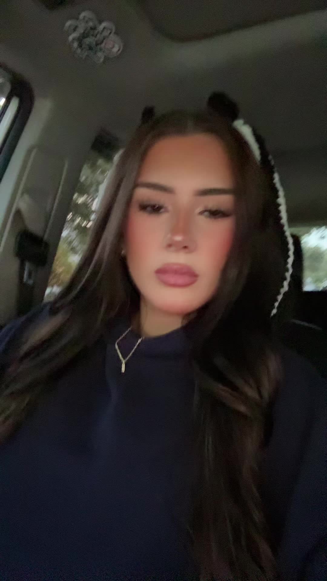 @b🍒