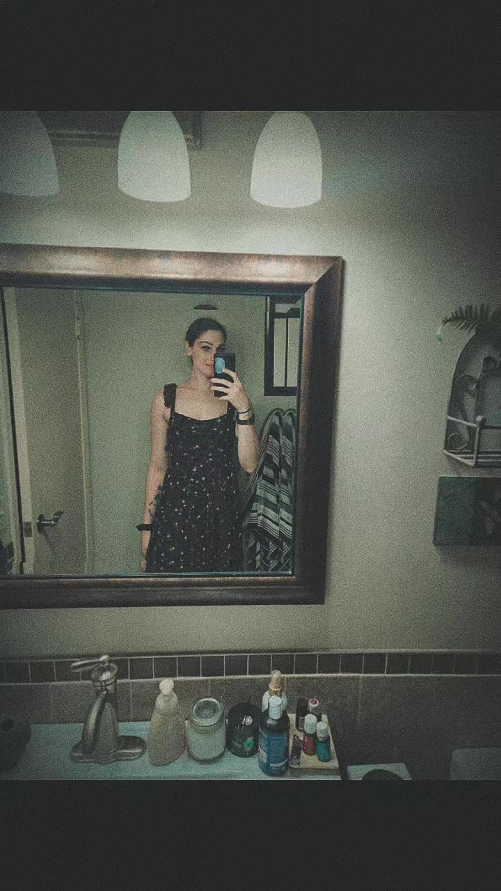 @DarkHairAmazon