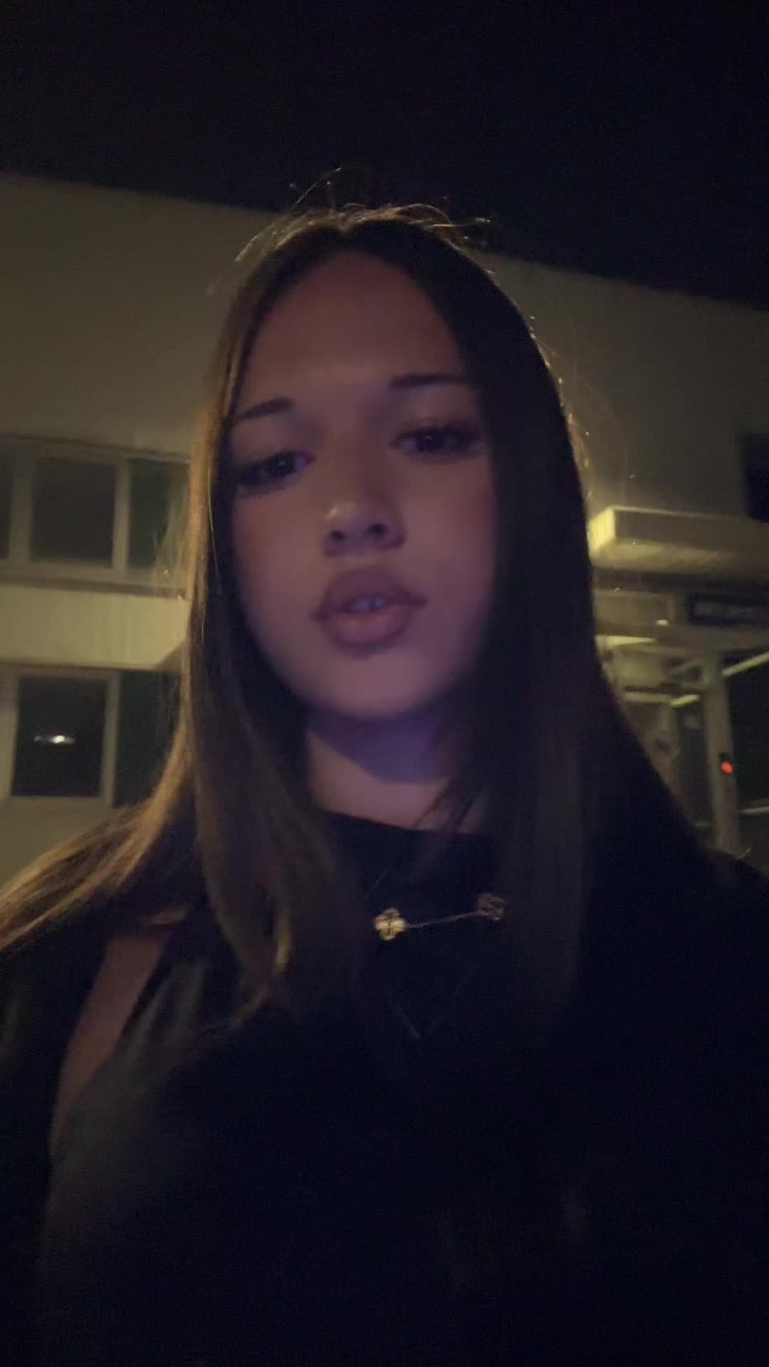 @𝐥𝐚𝐮𝐫𝐚𝐚𝐟𝐧𝐳