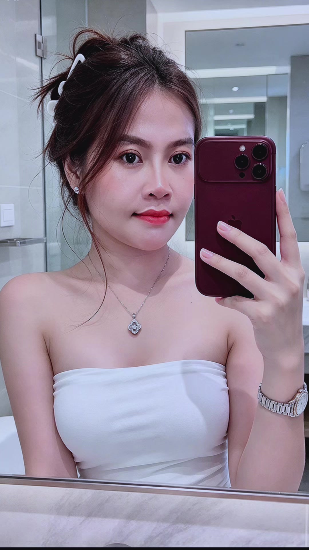@นิสา