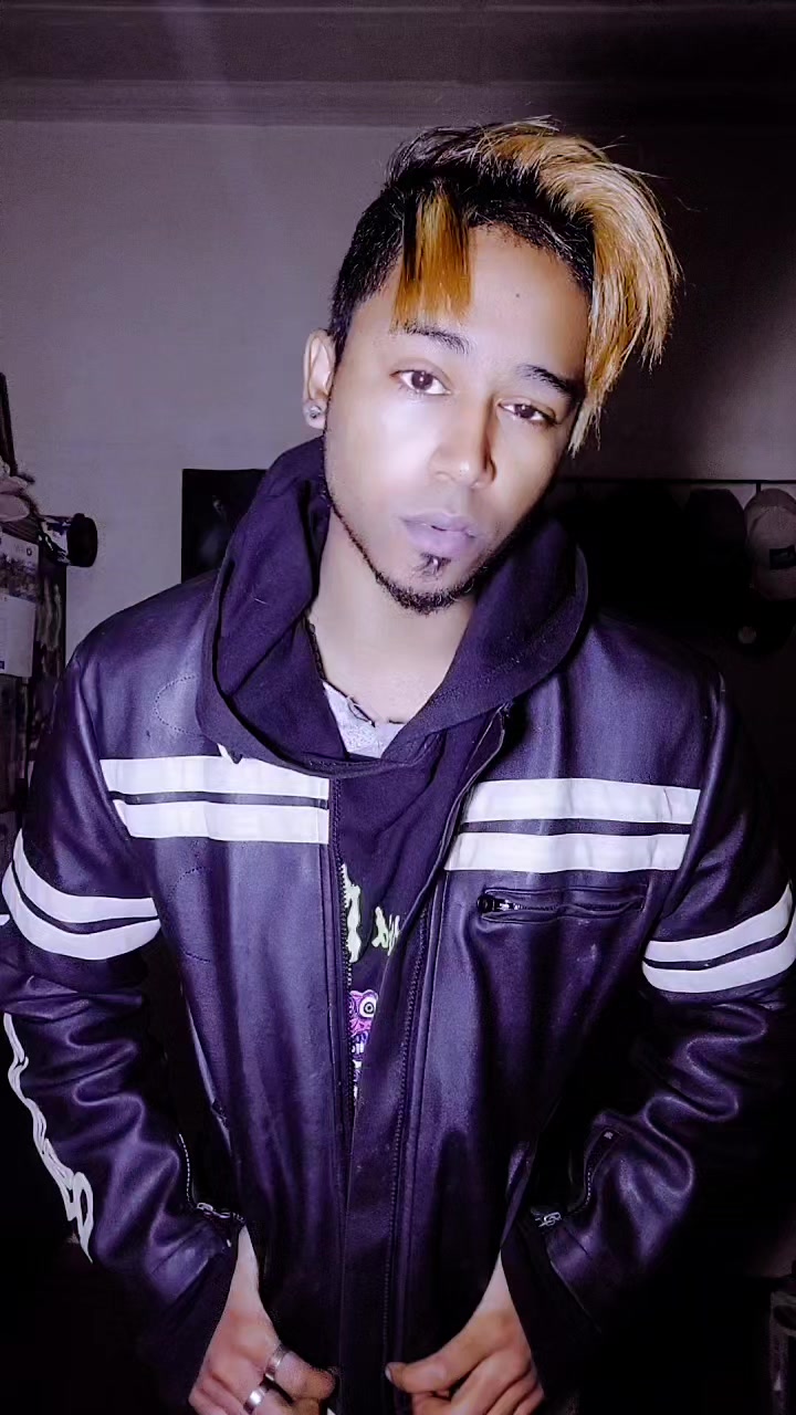 @Anii🌑🐺
