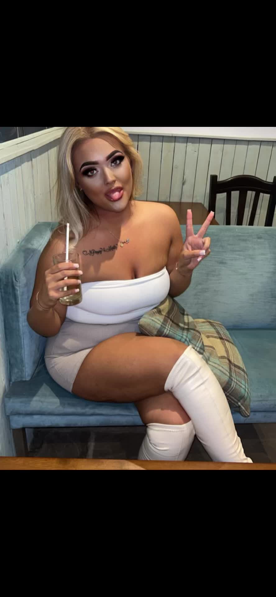 @Lozzaxx