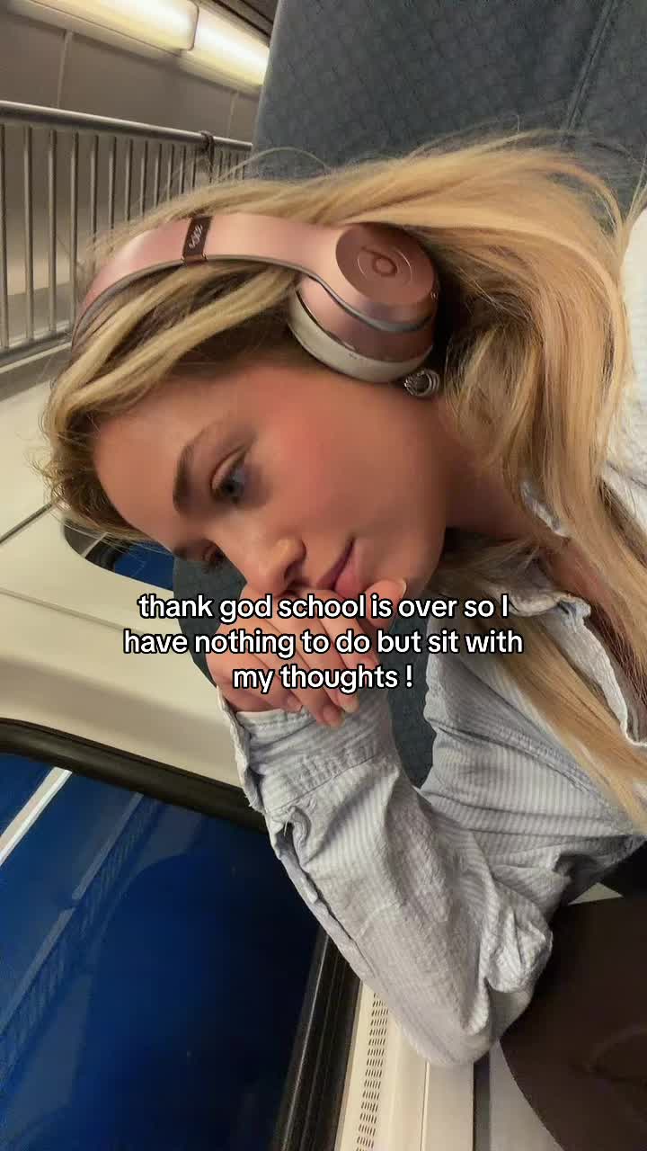 @Mia Holland