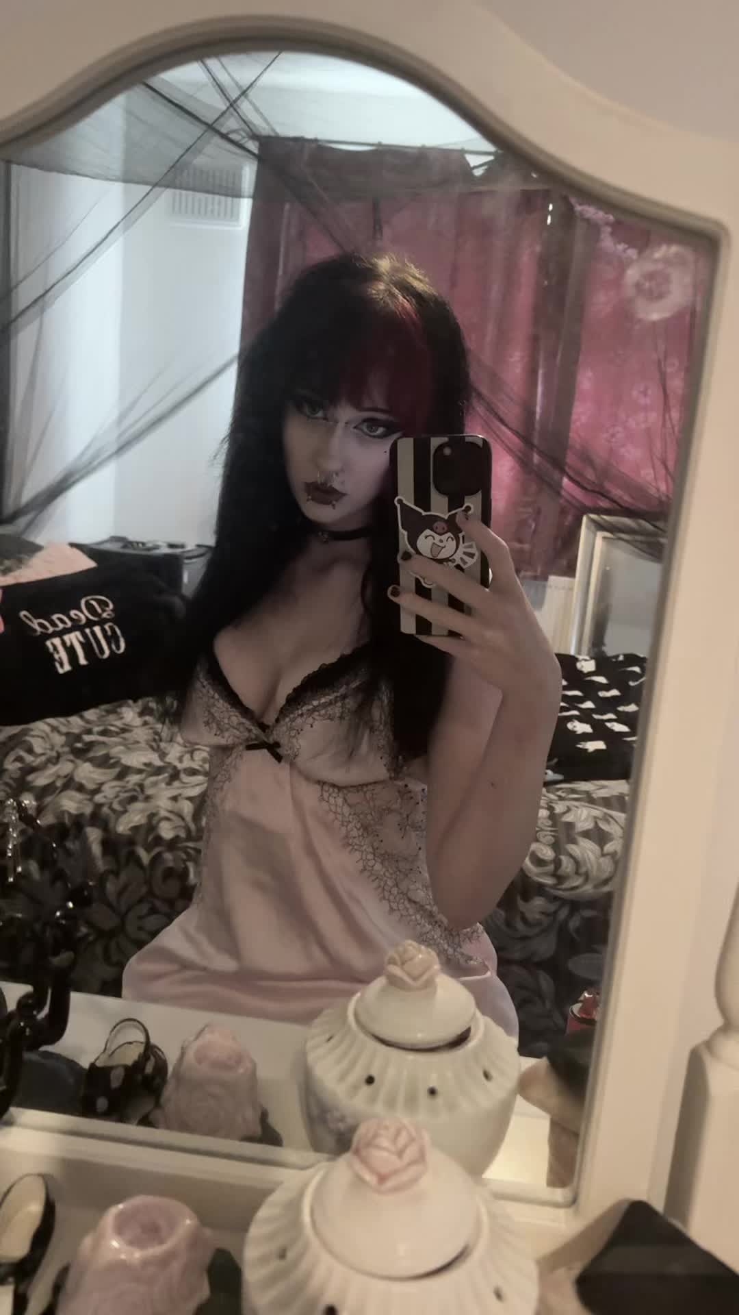 @𝔰𝔦𝔯𝔦𝔰 𓋹🧟♀️ ݁ ˖ִ