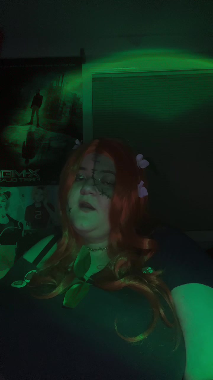 @~ ♱ Layne ♱ ~