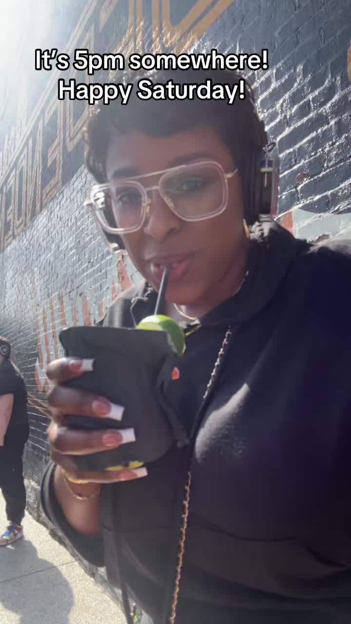 @Brittany: The flyest Auntie😎