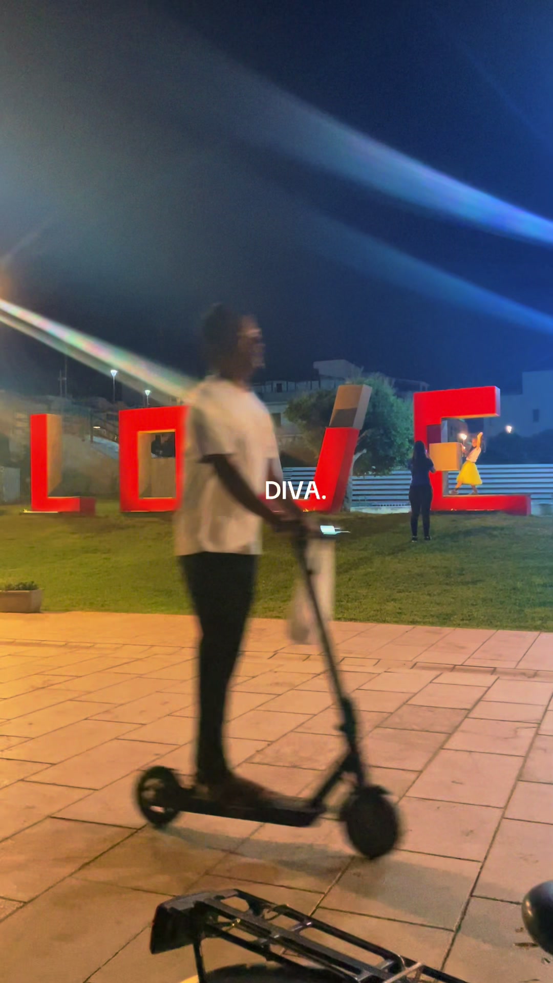@lolaonlocation