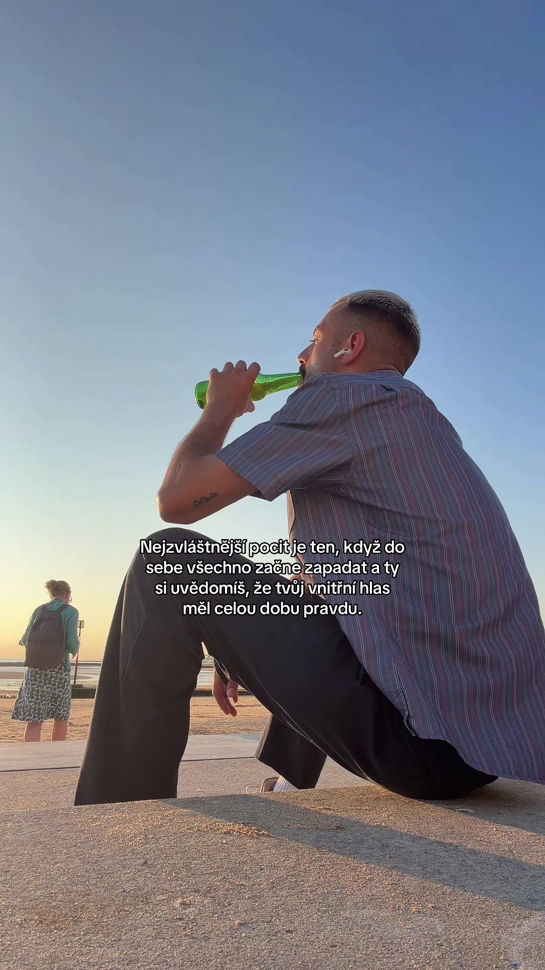 @ꓘB