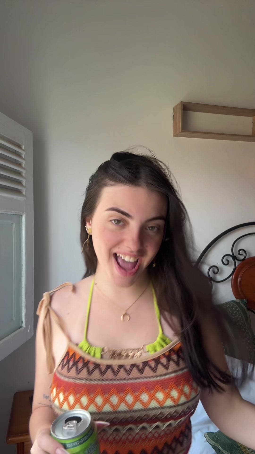 @danielaarosteguii