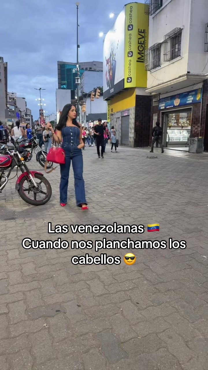 @anaisurbano2