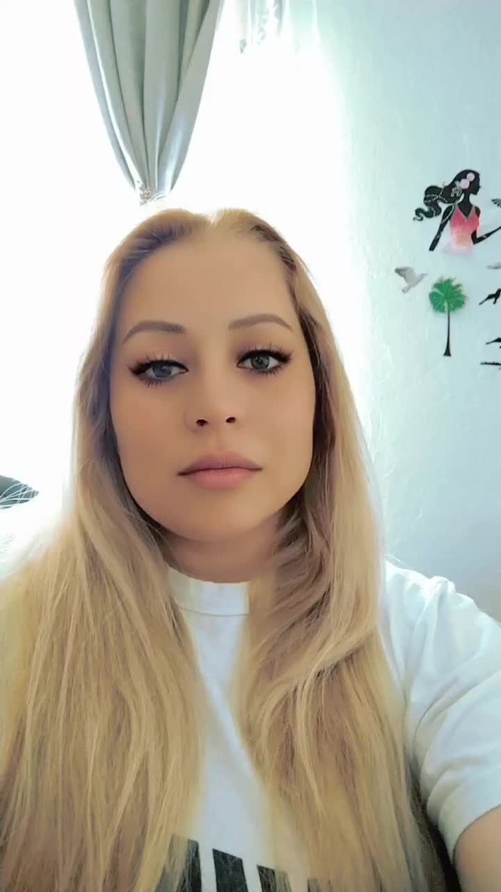 @Elena Varga