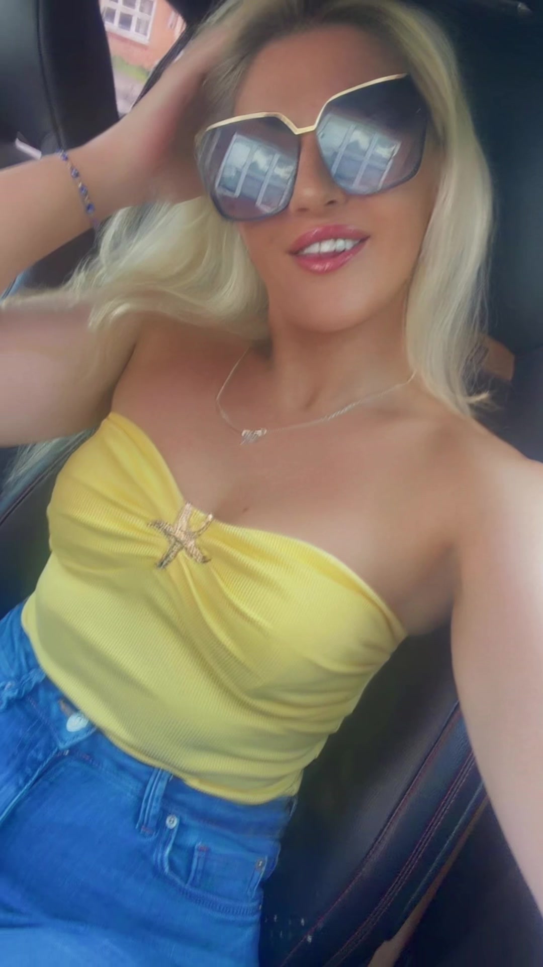 @xholliexb
