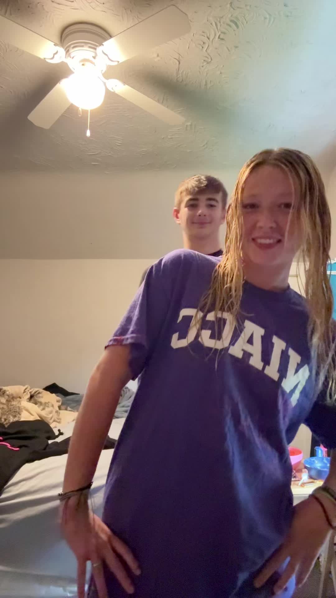 @😉