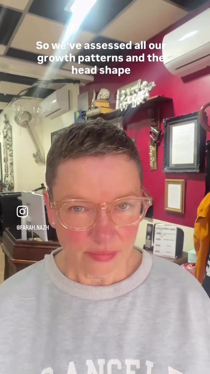 @Short Hair Cutting Specialist