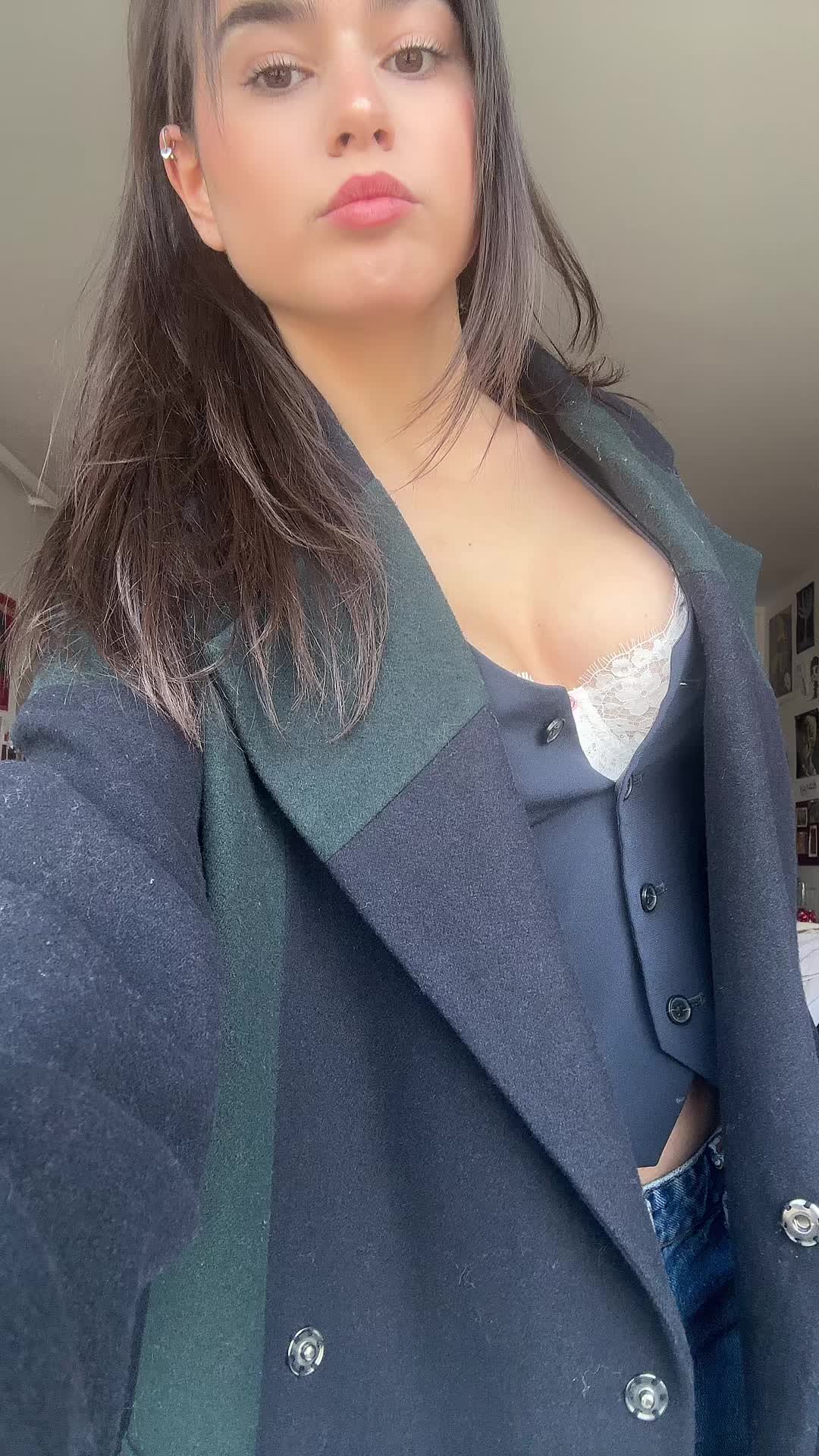 @demi