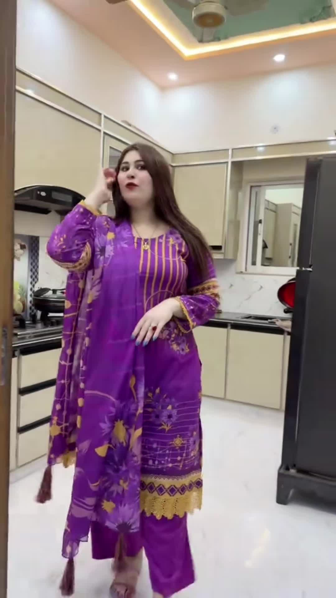 @𝐅𝐚𝐫𝐰𝐚 𝐪𝐮𝐞𝐞𝐧