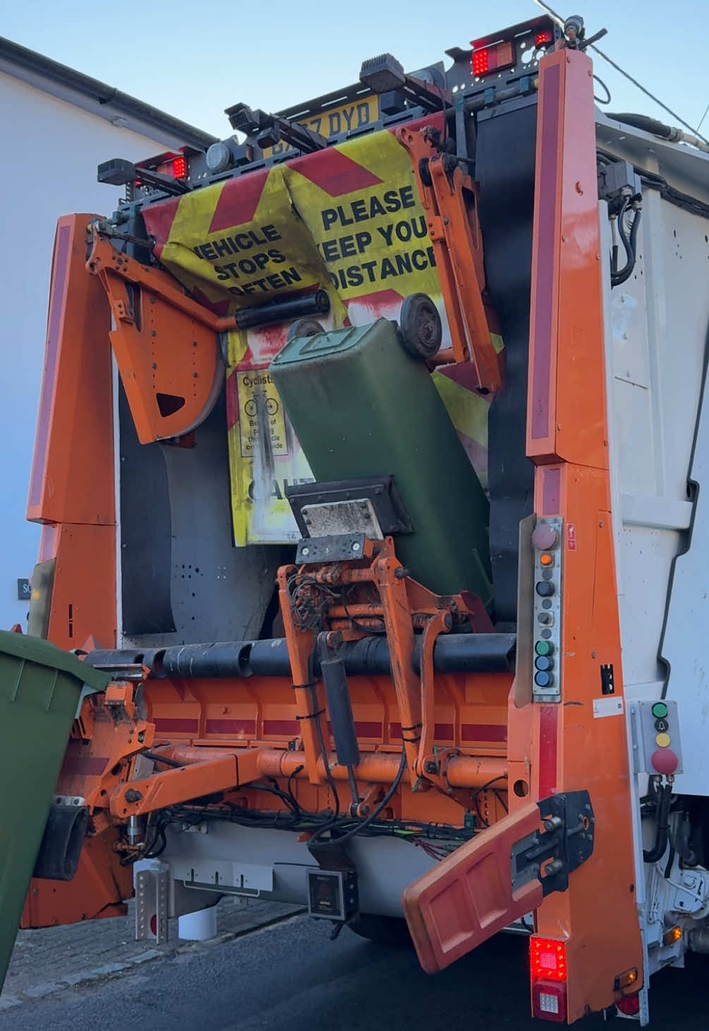 @Sussex Bin Lorrys