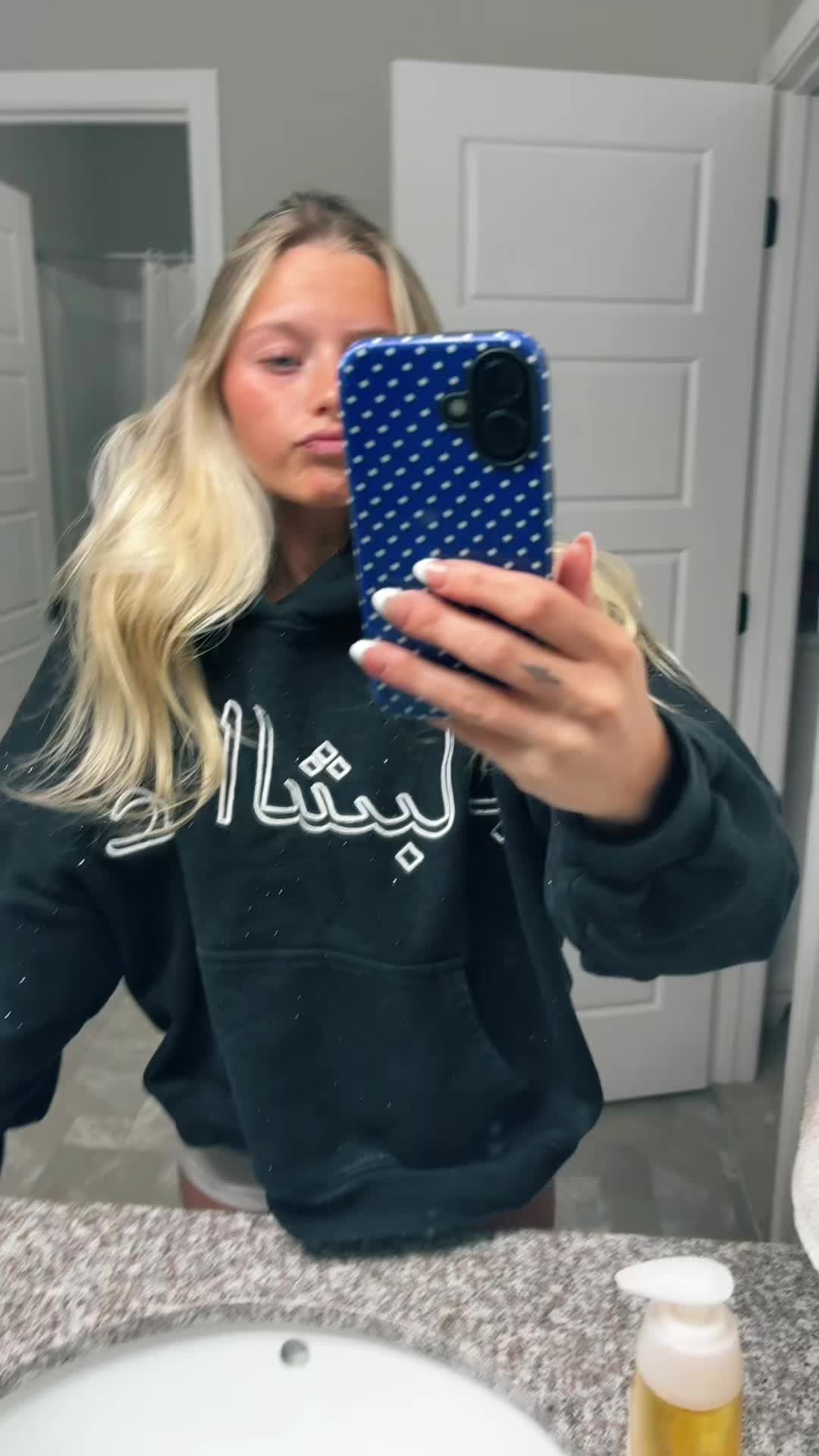 @ellarobertsoonn