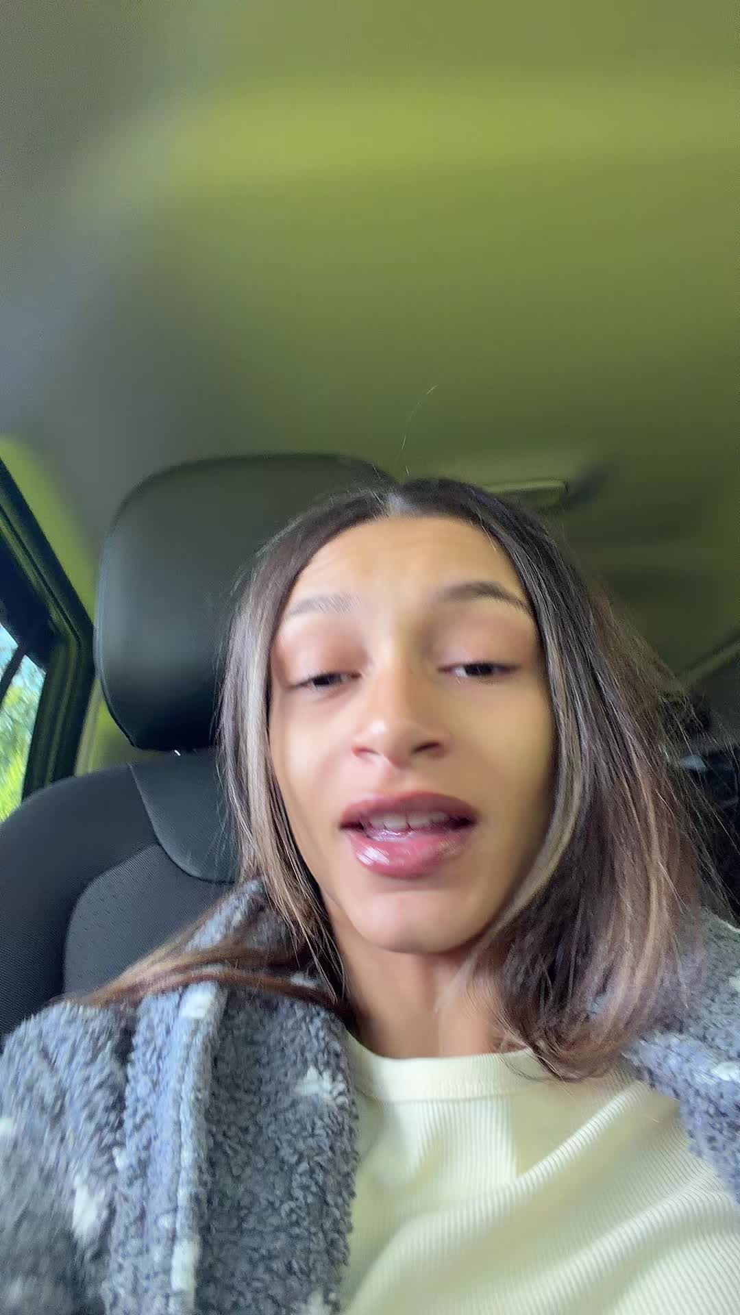 @urlocalhotweirdo