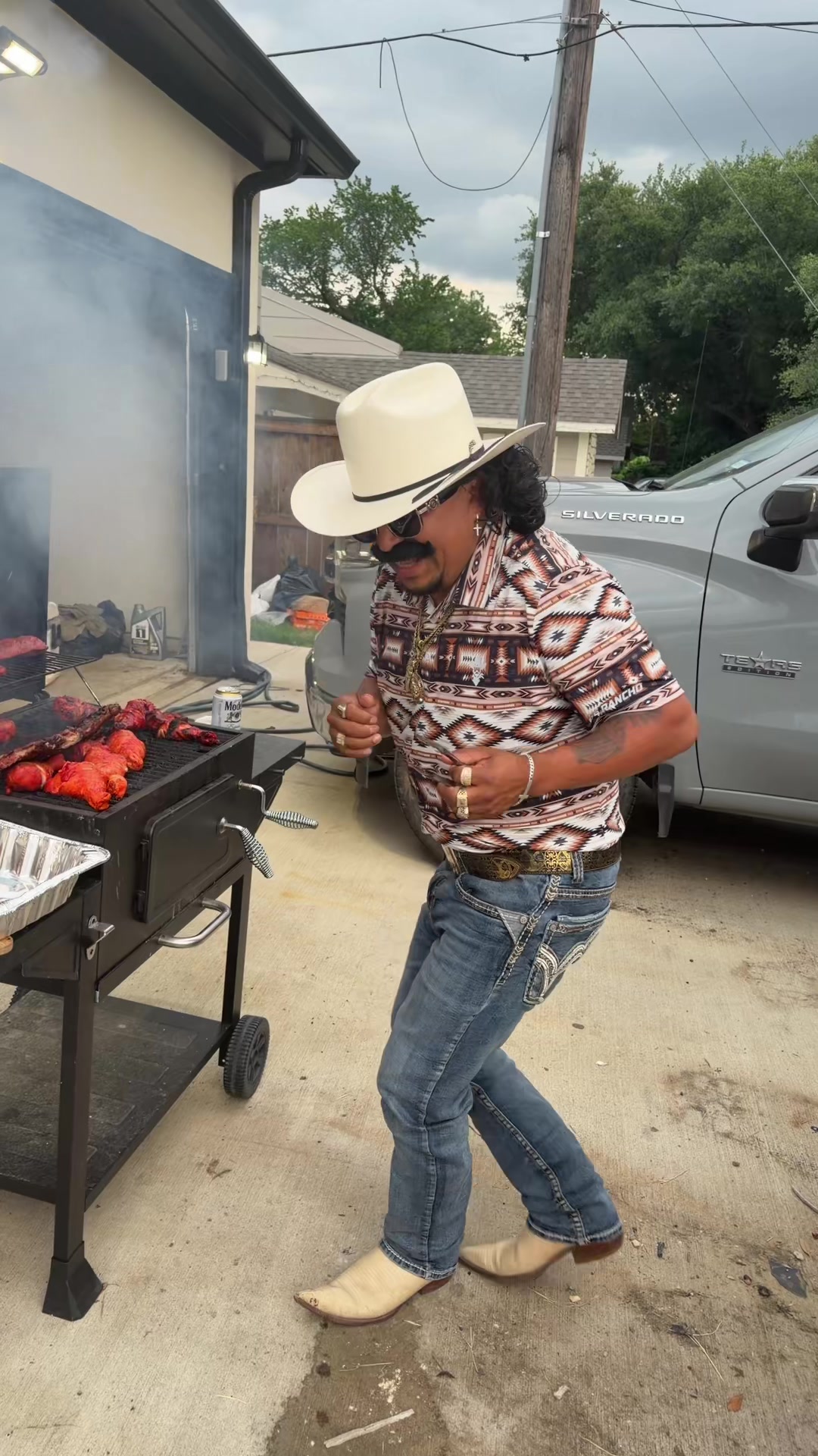 @T&iacute;o Chivalo